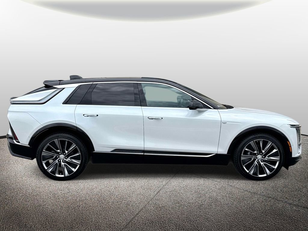 Used 2025 Cadillac Lyriq Luxury w/ Nappa Leather Package image 4