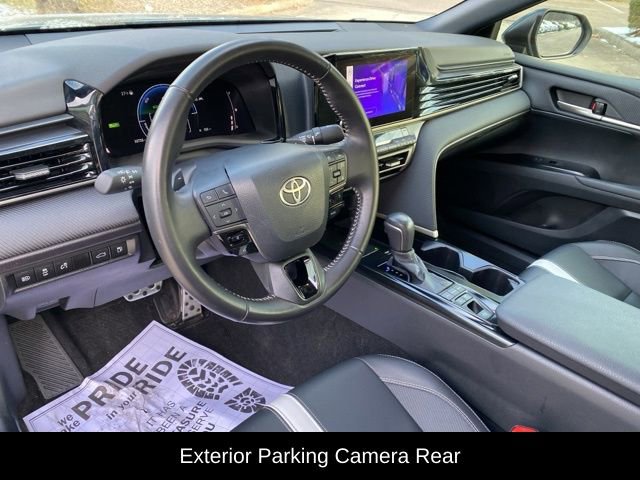 Used 2025 Toyota Camry SE image 6