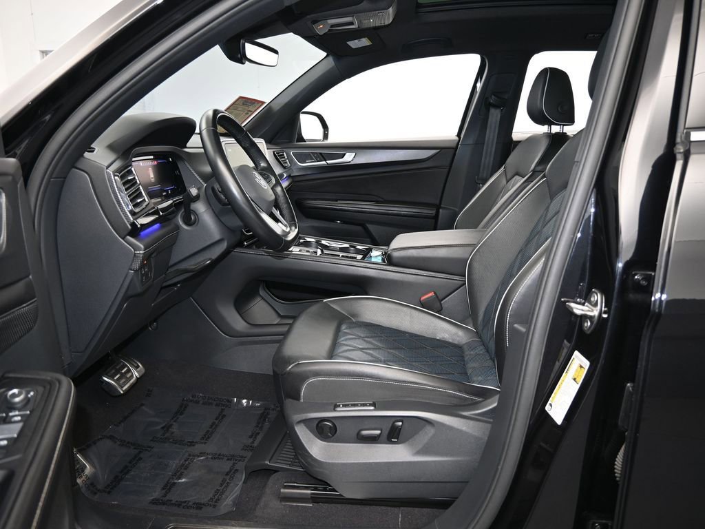 Used 2024 Volkswagen Atlas Cross Sport SEL Premium R-Line image 12