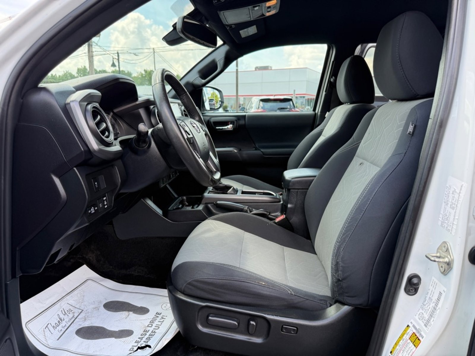 Used 2020 Toyota Tacoma 4x4 Double Cab image 10