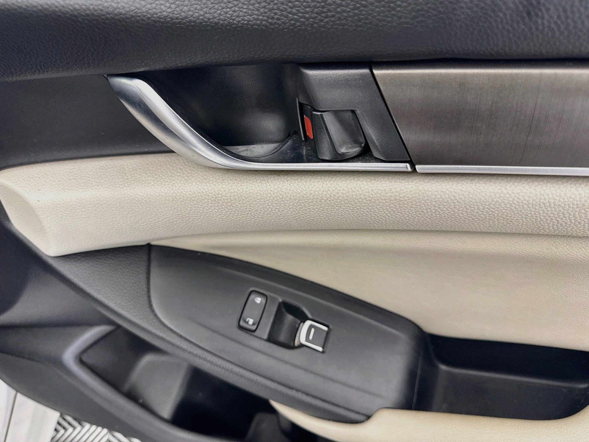 Used 2018 Honda Accord LX image 31