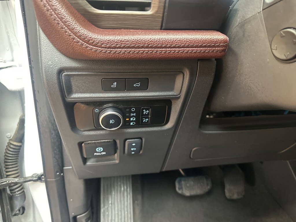Used 2024 Ford Expedition Limited image 26