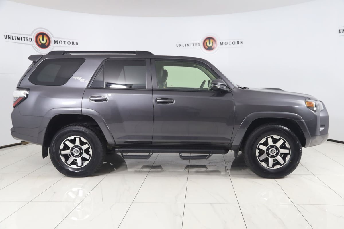 Used 2021 Toyota 4Runner TRD Off-Road Premium AWD/4WD image 2