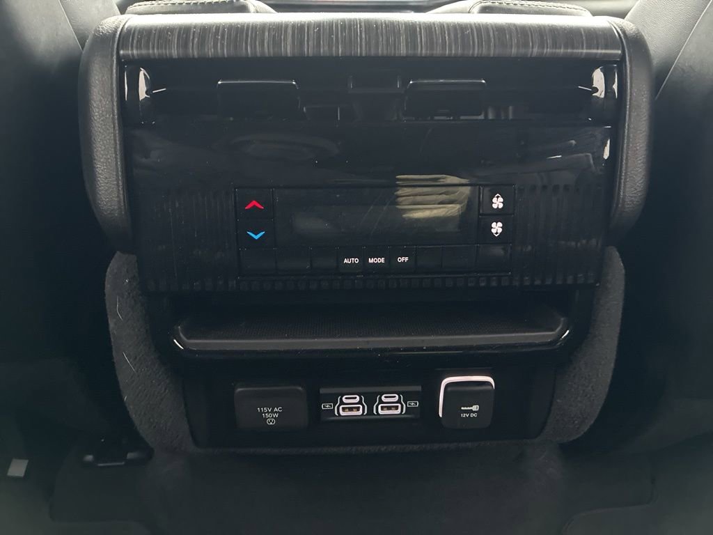 Used 2024 Jeep Wagoneer Series II w/ Flexible Seating Group image 24