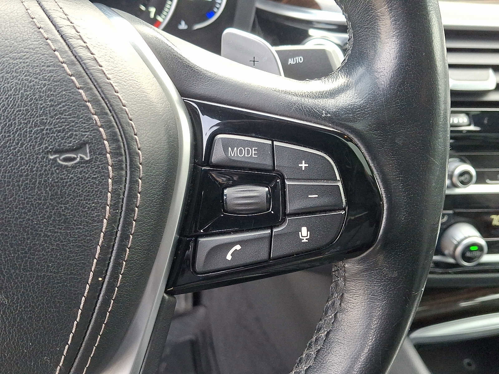 Used 2018 BMW 530i xDrive image 23