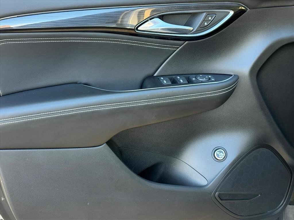 Used 2023 Buick Envision Preferred image 26