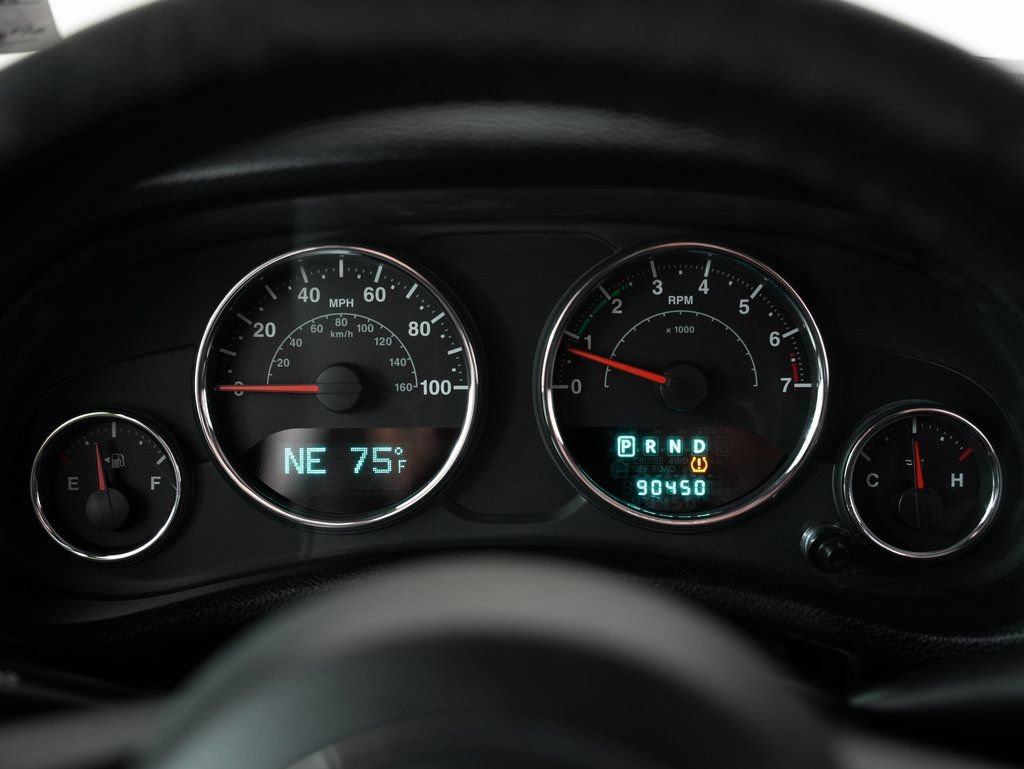 Used 2013 Jeep Wrangler Sport w/ Connectivity Group AWD/4WD image 16