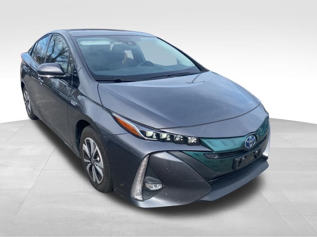 Used 2017 Toyota Prius Prime Premium image 3