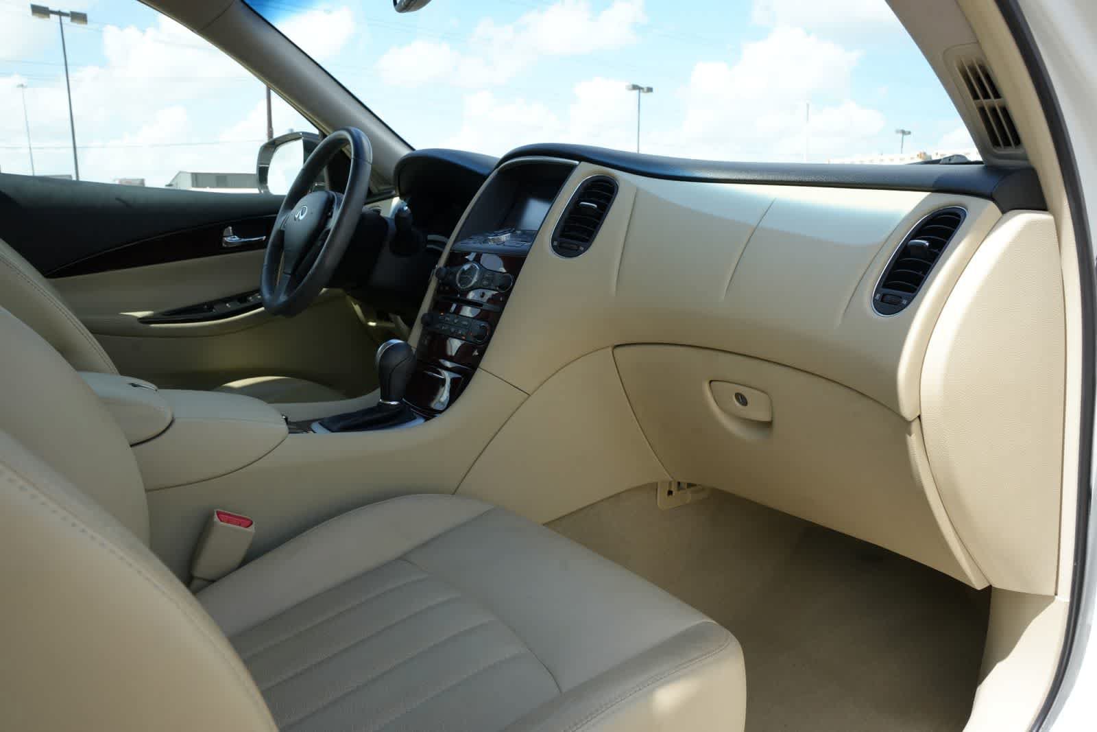 Used 2016 INFINITI QX50 2WD w/ Premium Plus Package image 22