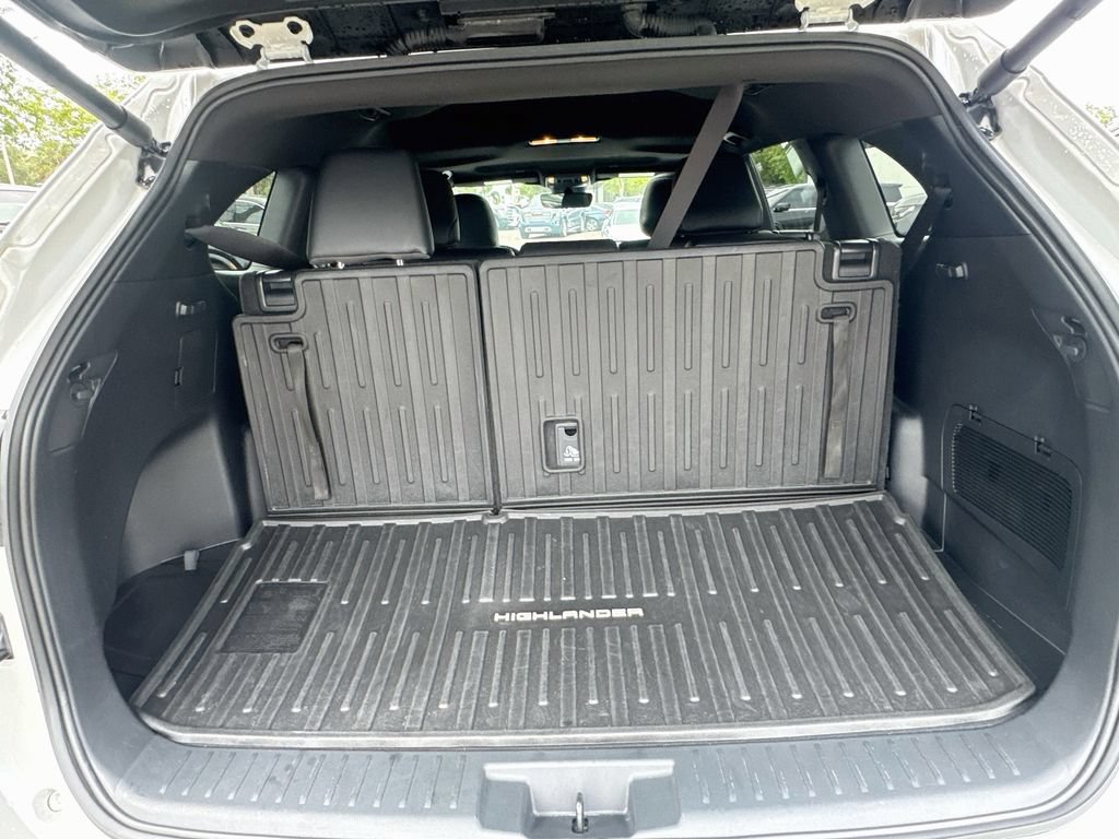 Used 2024 Toyota Highlander XSE FWD image 27