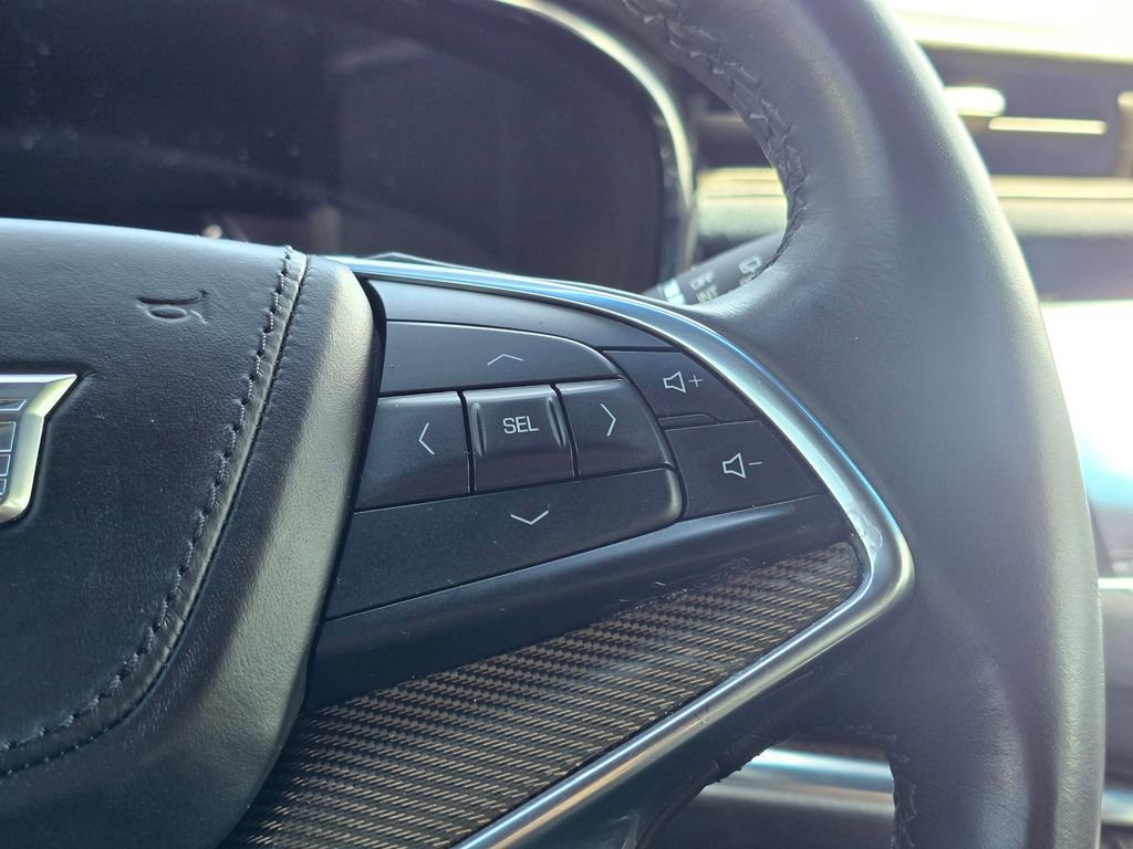 Used 2018 Cadillac XT5 Platinum w/ Driver Assist Package image 33