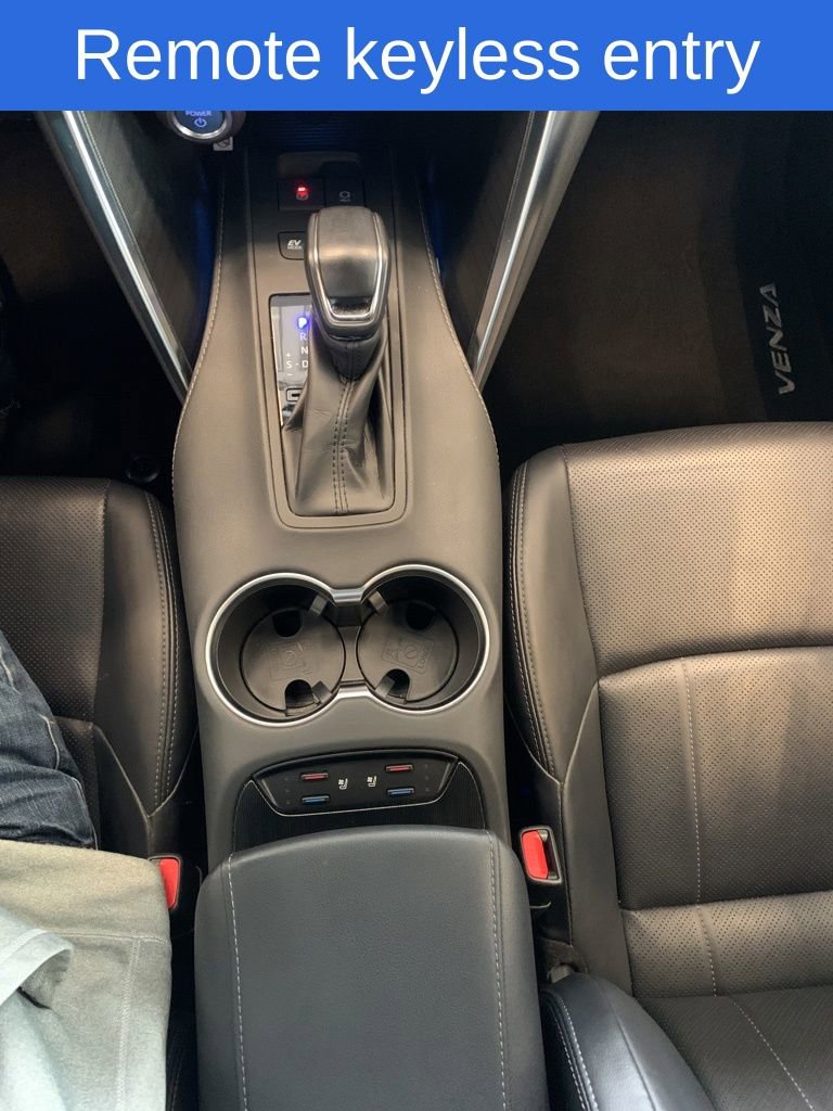 Used 2021 Toyota Venza XLE w/ Softex Package image 9