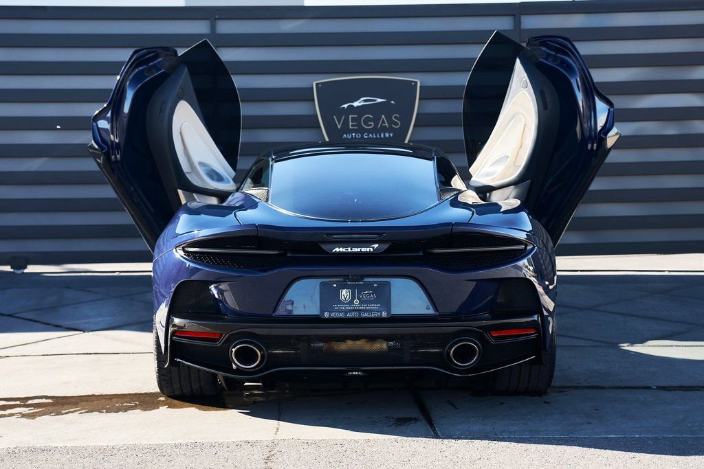 Used 2022 McLaren GT RWD image 20