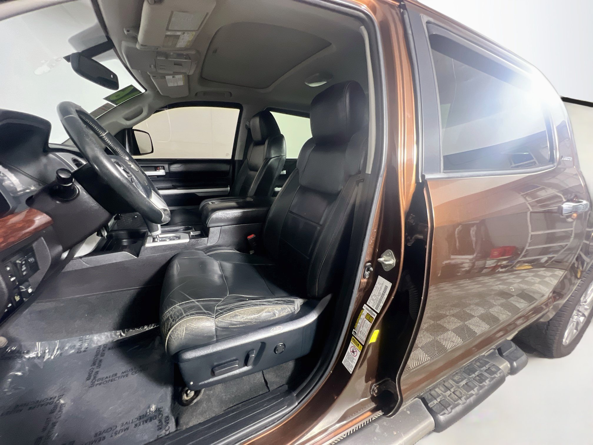 Used 2016 Toyota Tundra Limited w/ Limited Premium Package AWD/4WD image 15