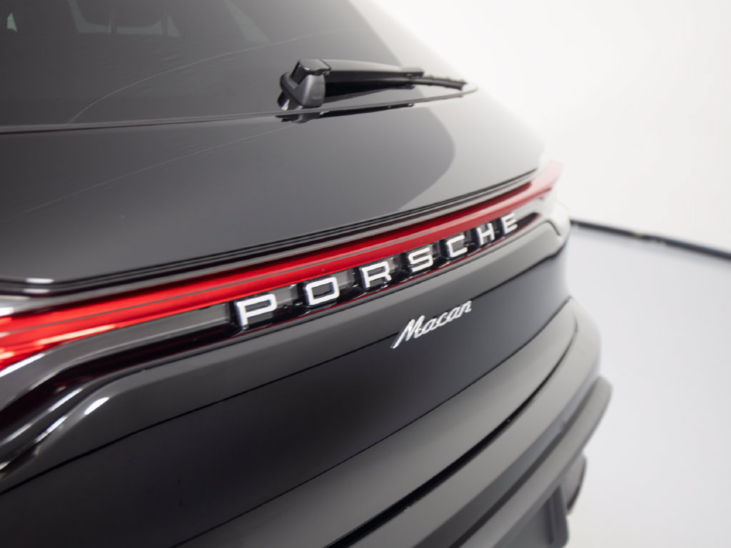 Certified 2026 Porsche Macan AWD/4WD image 39