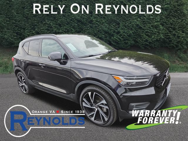 Used 2022 Volvo XC40 T5 R-Design w/ Advanced Package