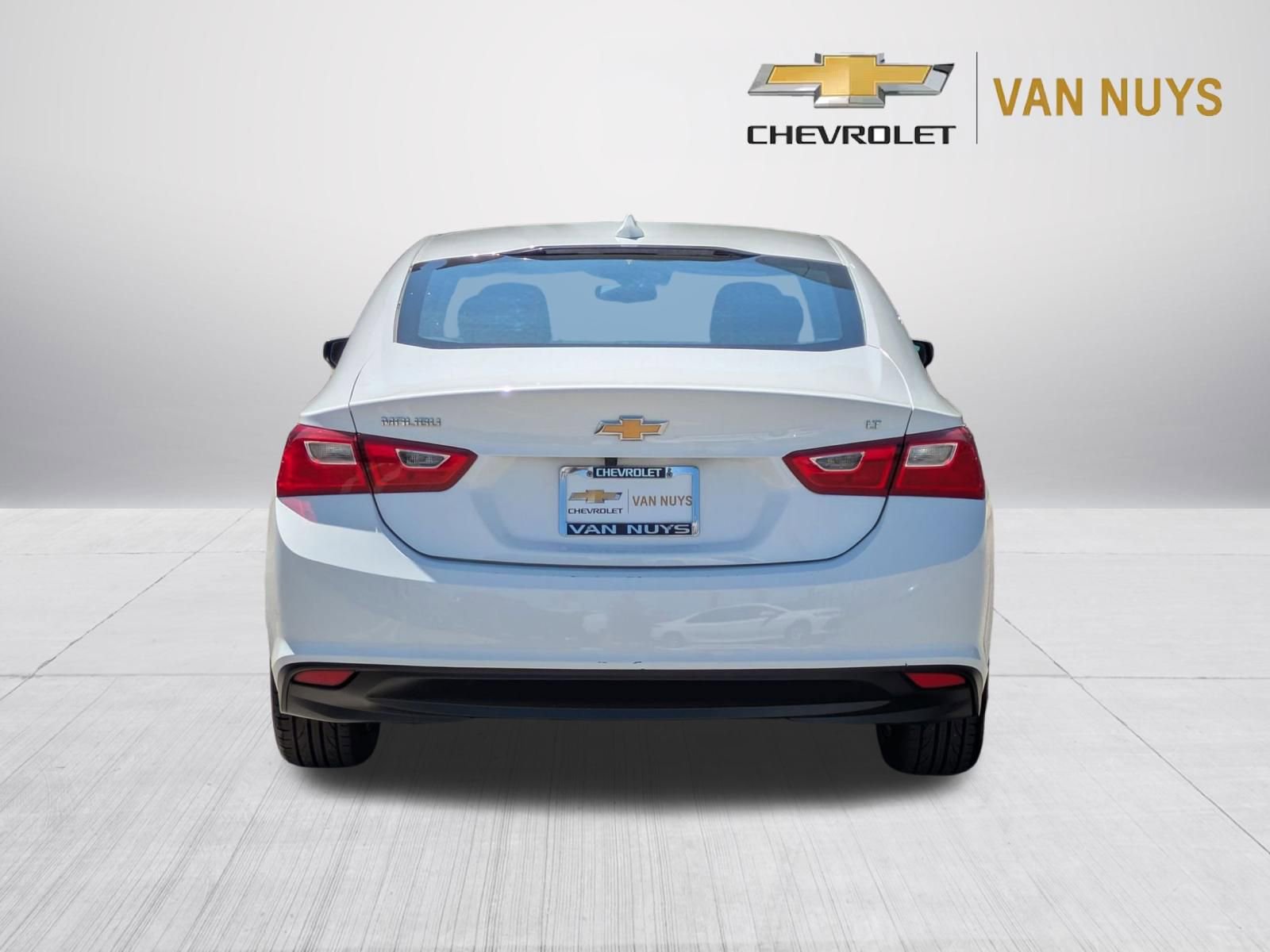Used 2023 Chevrolet Malibu LT FWD image 4
