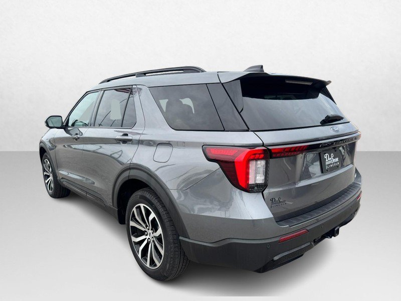 Used 2025 Ford Explorer ST-Line AWD/4WD image 7