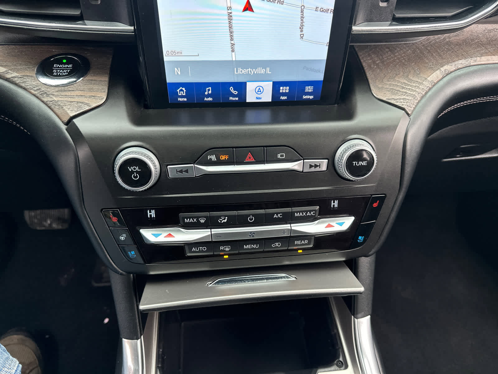 Used 2020 Ford Explorer Platinum image 23