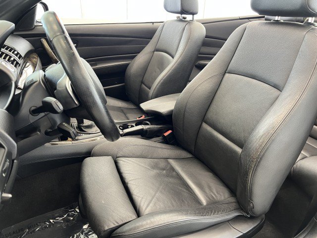Used 2010 BMW 135i Convertible RWD image 11