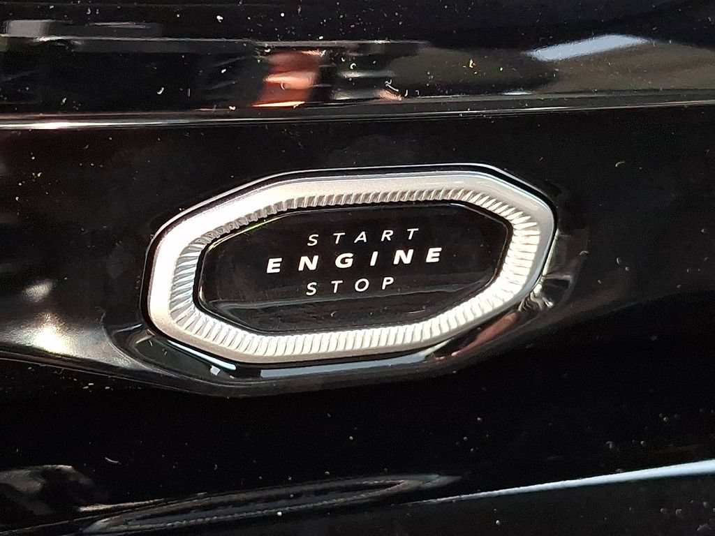 New 2026 Jeep Grand Cherokee Altitude AWD/4WD image 17