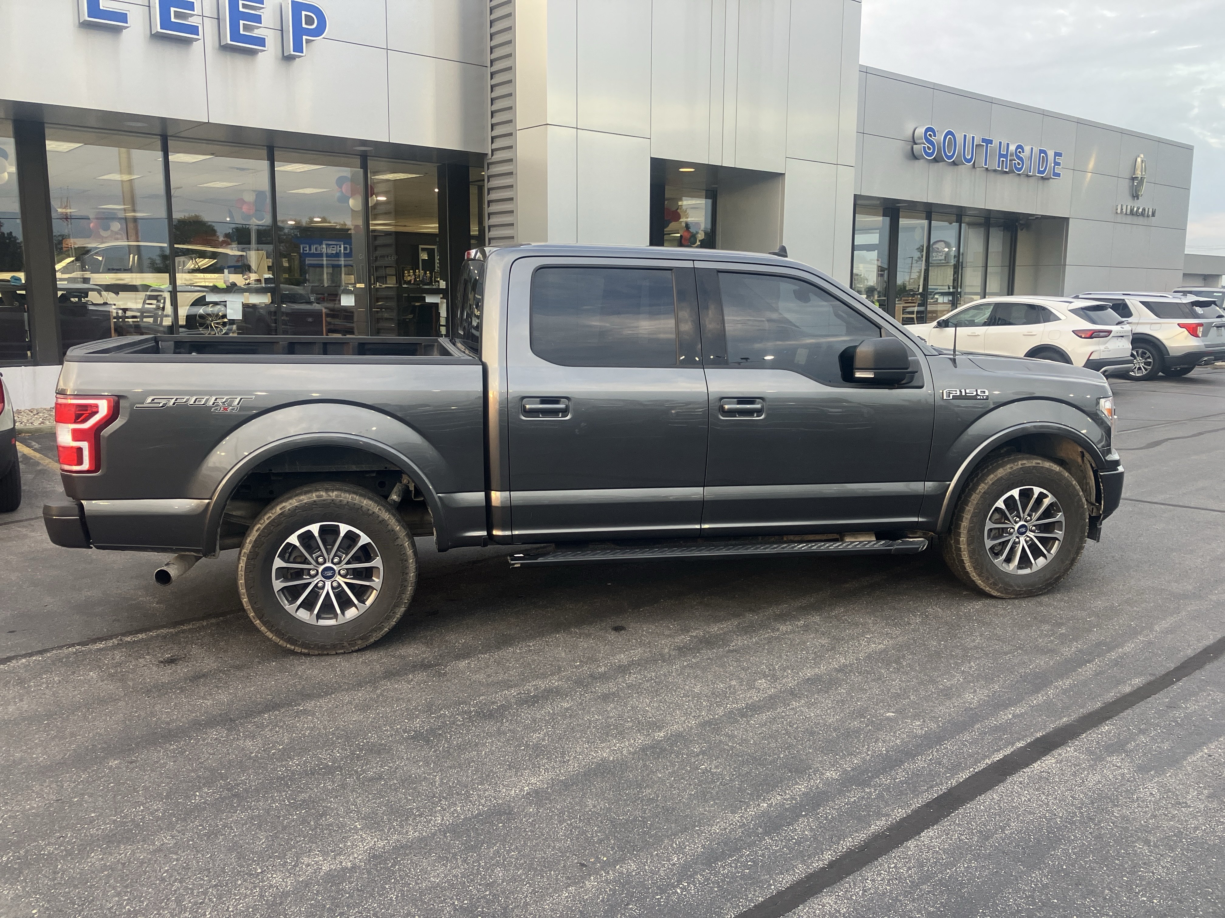 Used 2019 Ford F150 XLT w/ Equipment Group 302A Luxury AWD/4WD image 8