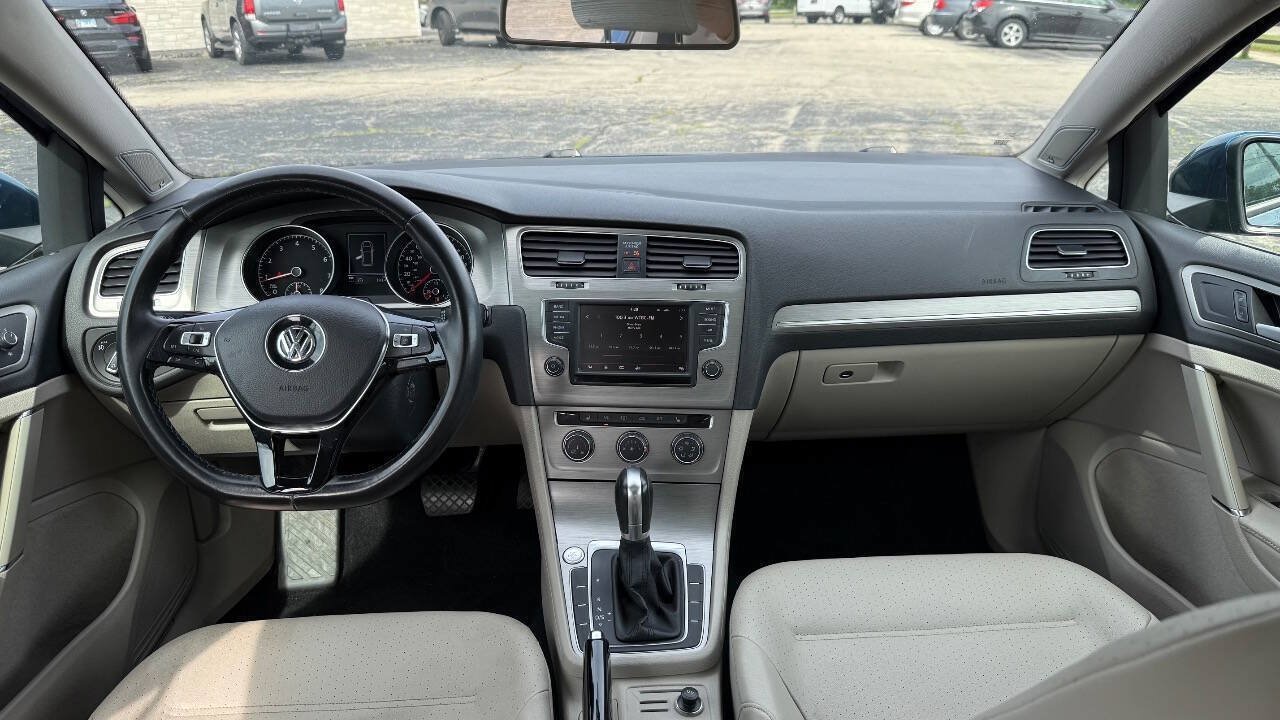 Used 2016 Volkswagen Golf SE w/ Lighting Package FWD image 9