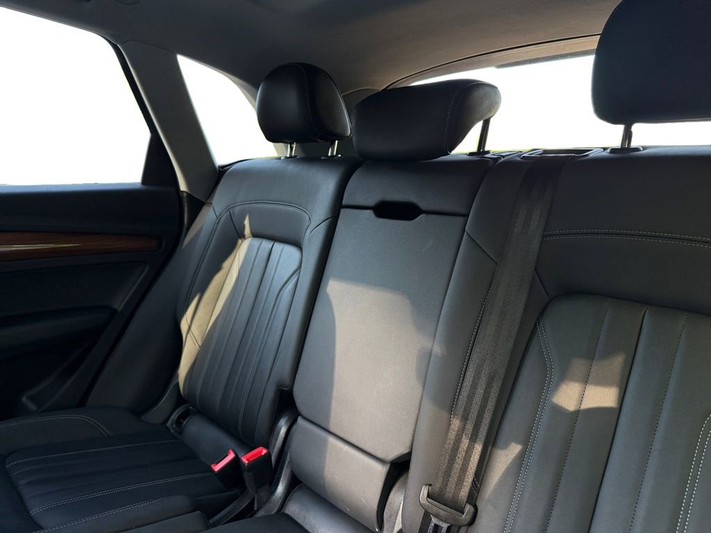 Used 2021 Audi Q5 2.0T Premium w/ Convenience Package AWD/4WD image 13