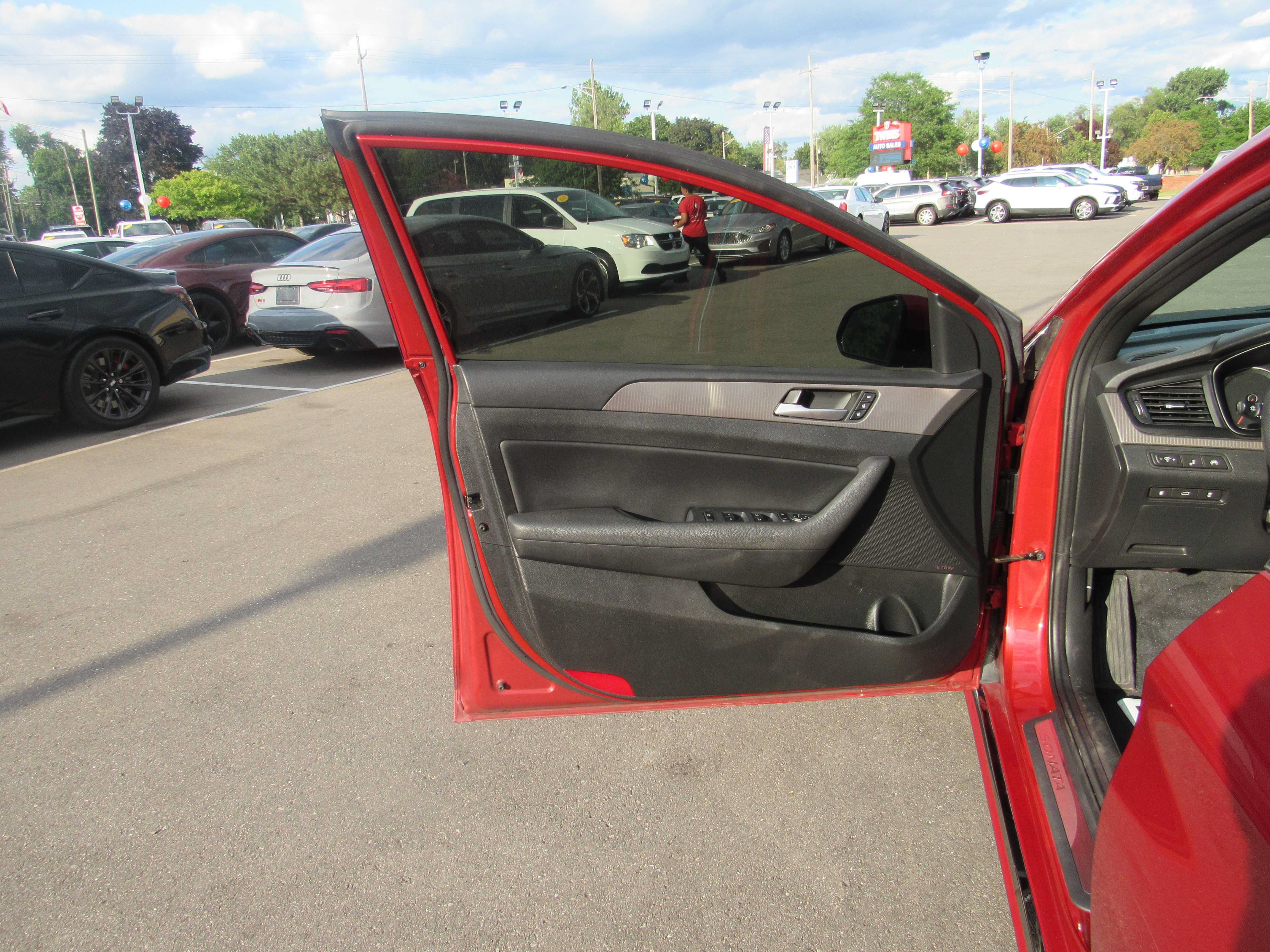 Used 2018 Hyundai Sonata Limited FWD image 10