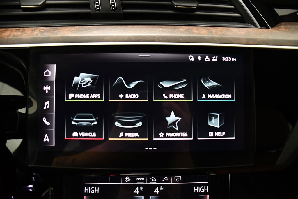 Used 2022 Audi e-tron Premium Plus w/ Premium Plus Package image 14