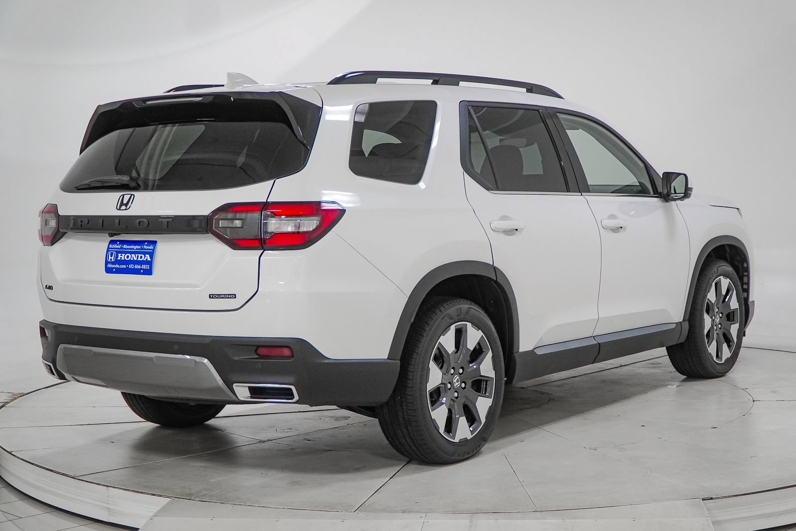 New 2026 Honda Pilot Touring image 12