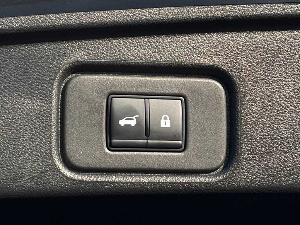Certified 2025 Nissan Pathfinder Platinum FWD image 7