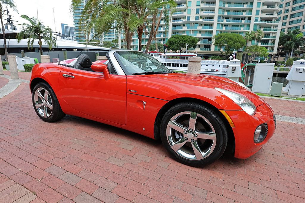 Used 2008 Pontiac Solstice GXP w/ Premium Package RWD image 13