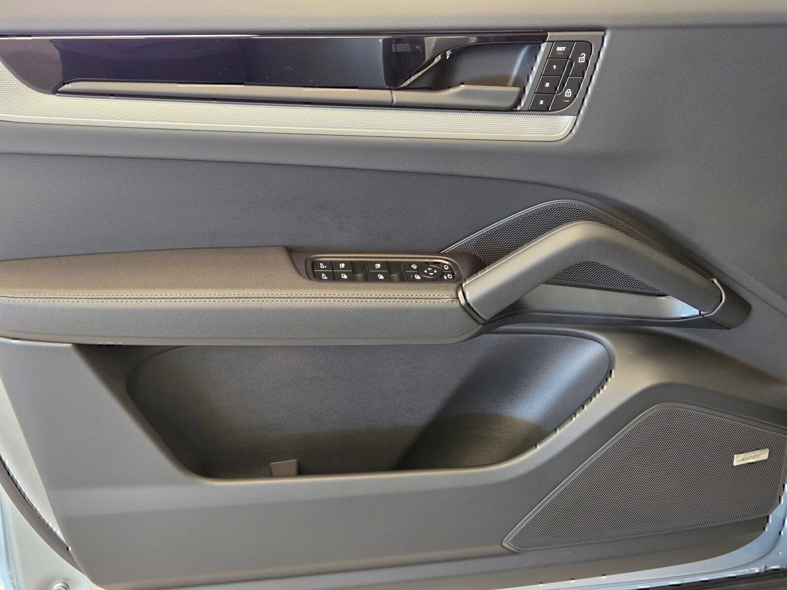 Certified 2026 Porsche Cayenne AWD/4WD image 14
