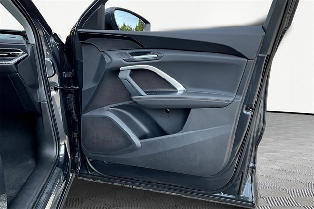 Used 2025 Audi Q5 Premium image 19