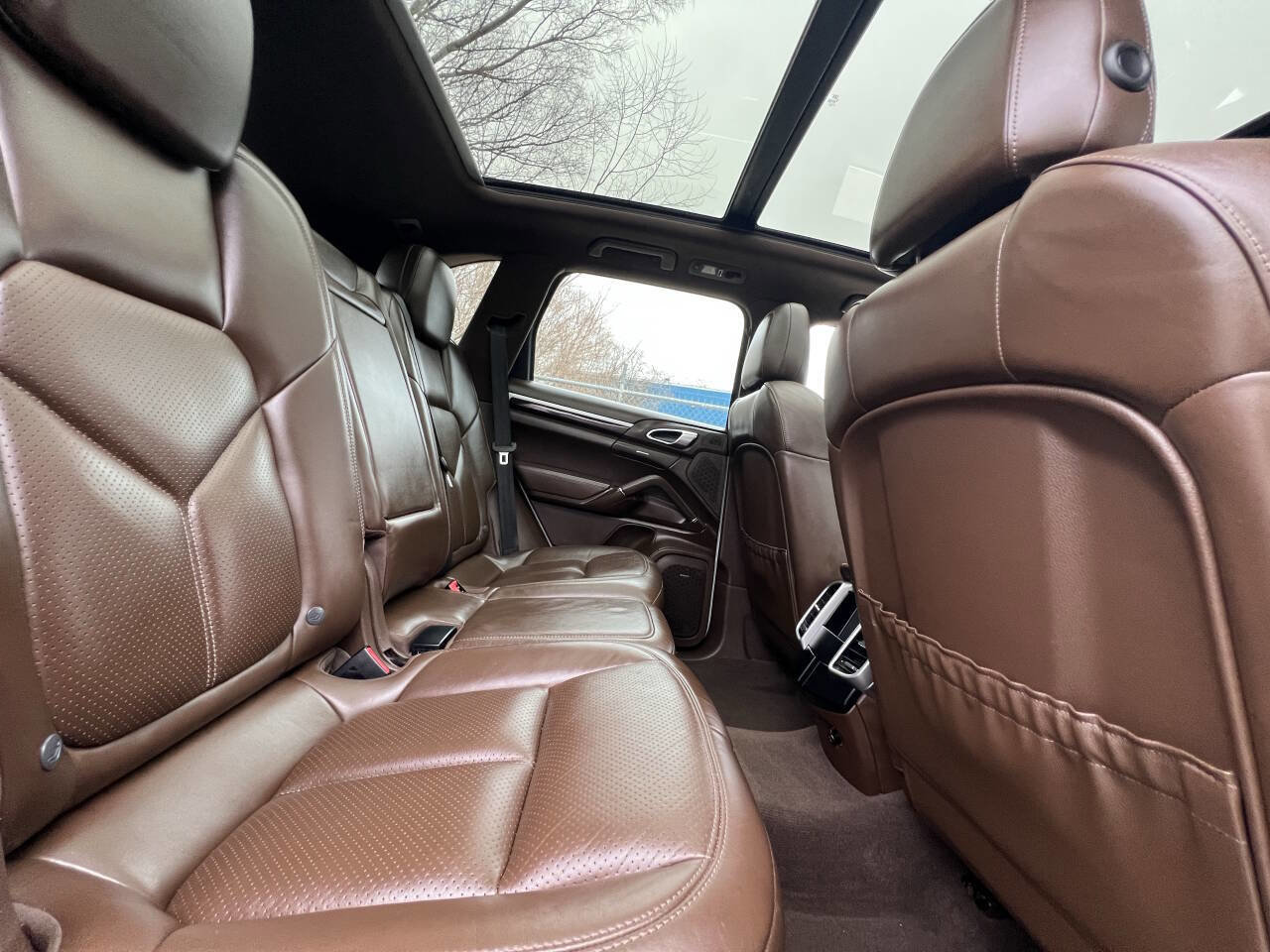 Used 2016 Porsche Cayenne S w/ Premium Package image 14