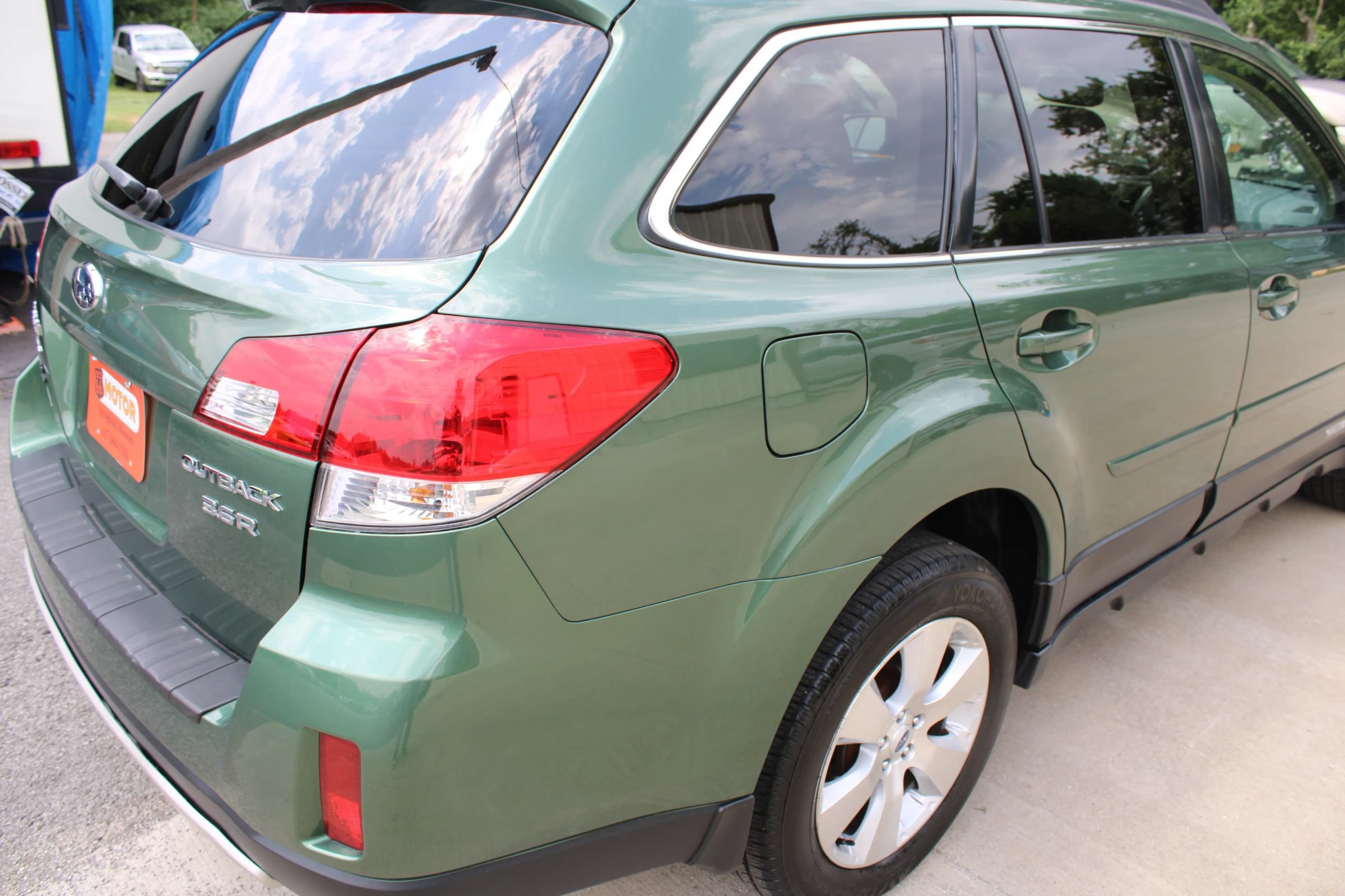 Used 2012 Subaru Outback 3.6R Limited AWD/4WD image 9