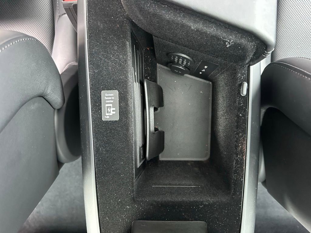 Used 2025 Porsche Taycan 4S image 25