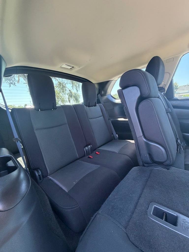 Used 2019 Nissan Pathfinder S FWD image 19