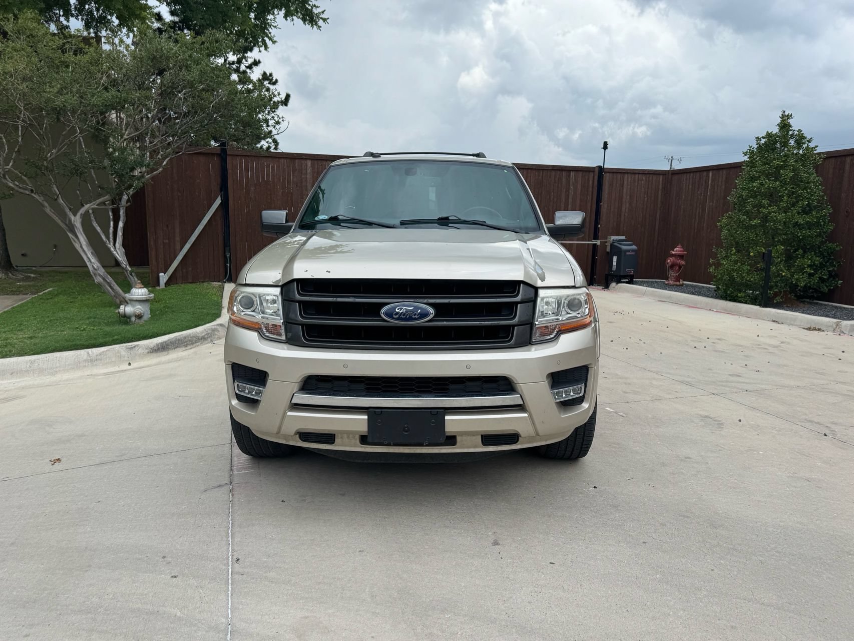 Used 2017 Ford Expedition EL Limited w/ Equipment Group 301A RWD image 1