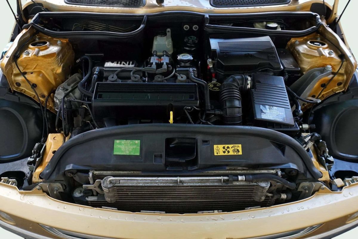 Used 2004 MINI Cooper Hardtop FWD image 10