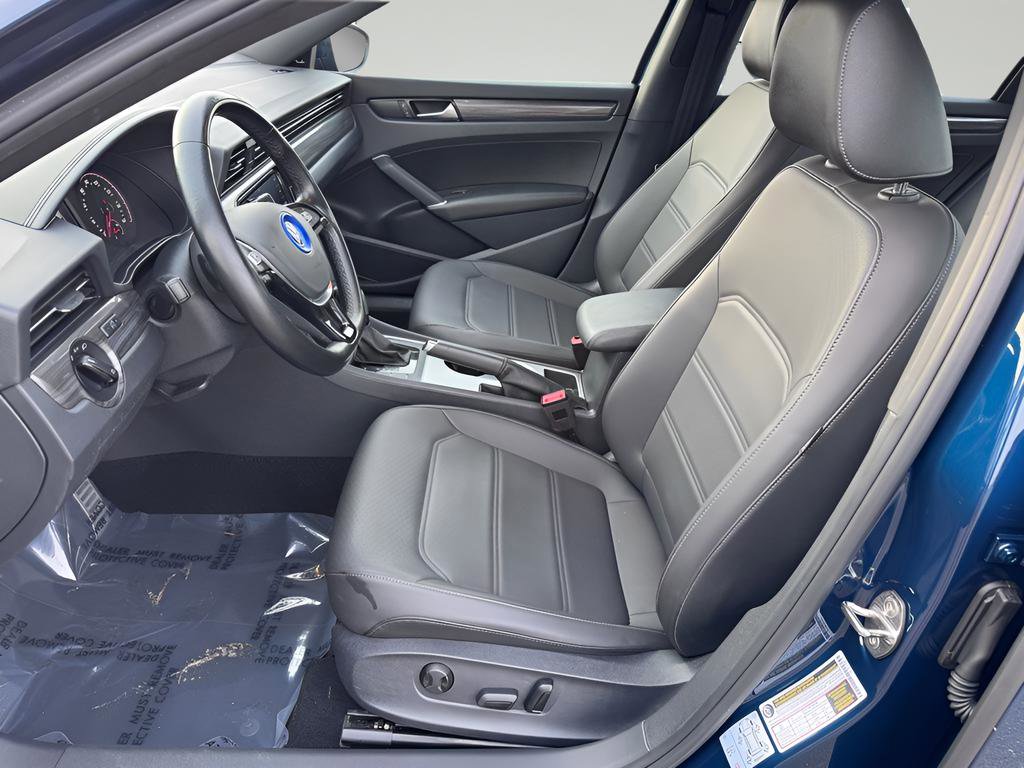 Used 2022 Volkswagen Passat 2.0T R-Line image 10