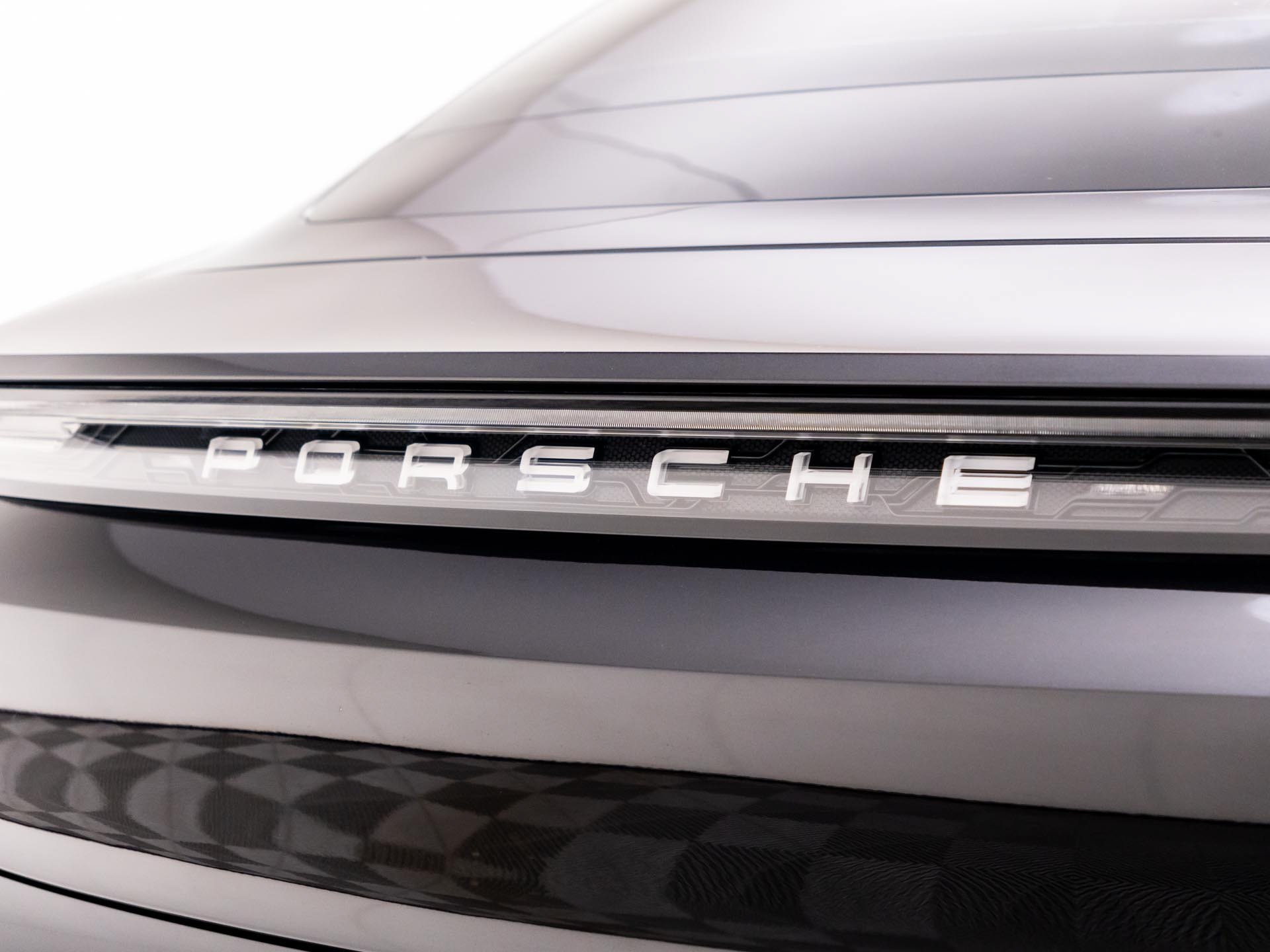 Certified 2021 Porsche Taycan 4S AWD/4WD image 36