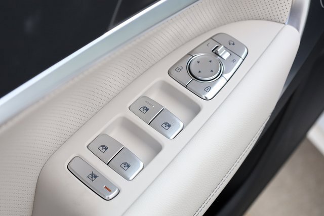 New 2025 Genesis G70 2.5T w/ Sport Prestige Package image 12