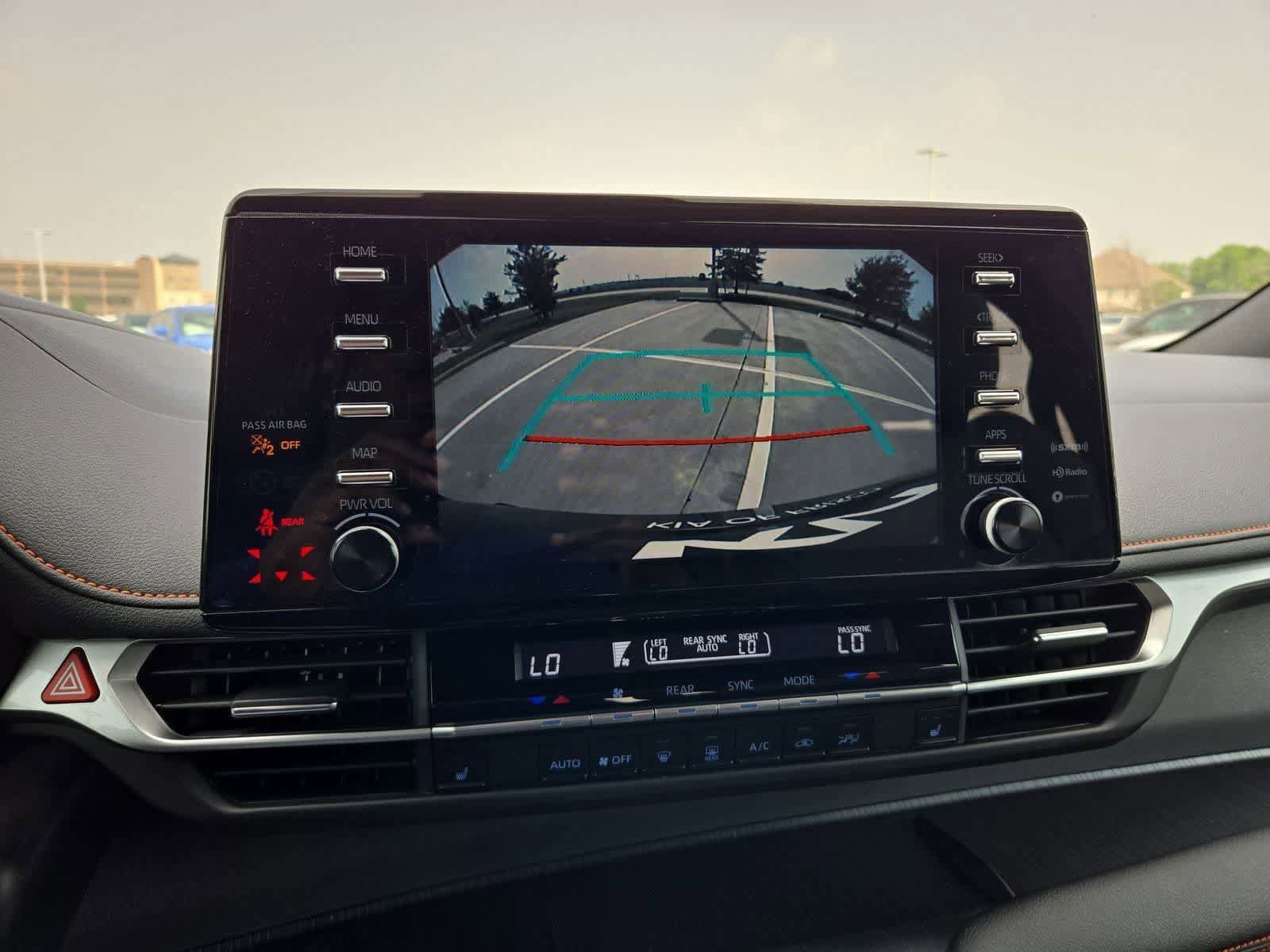 Used 2022 Toyota Sienna XSE FWD image 30