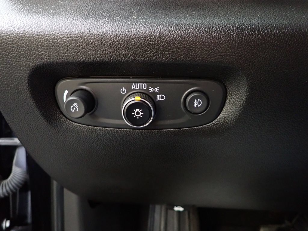 Used 2019 Chevrolet Traverse Premier w/ LPO, Blackout Package AWD/4WD image 28