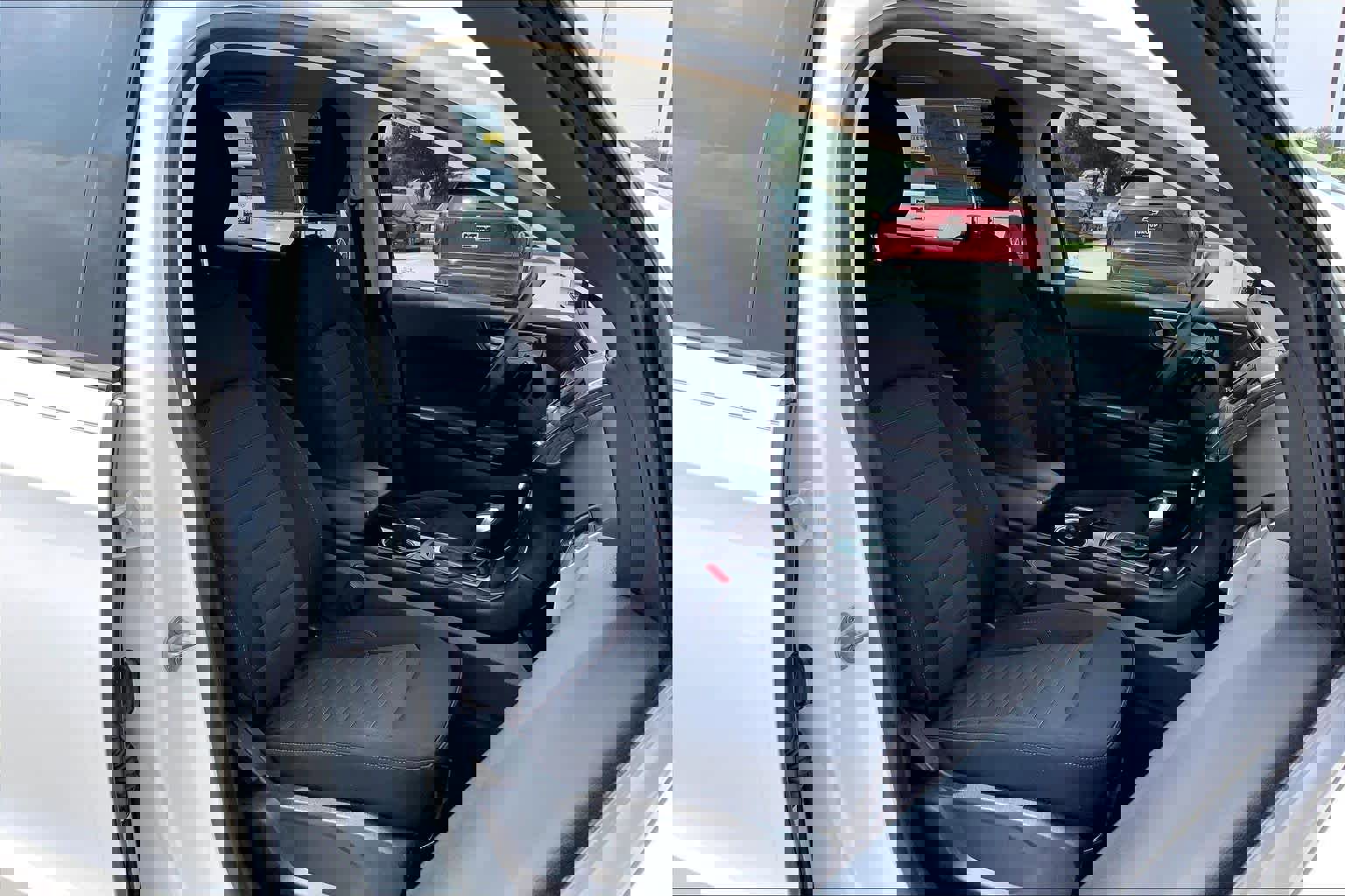 Used 2018 Ford Edge SE FWD image 9