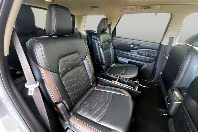 Certified 2023 Nissan Pathfinder Platinum FWD image 21