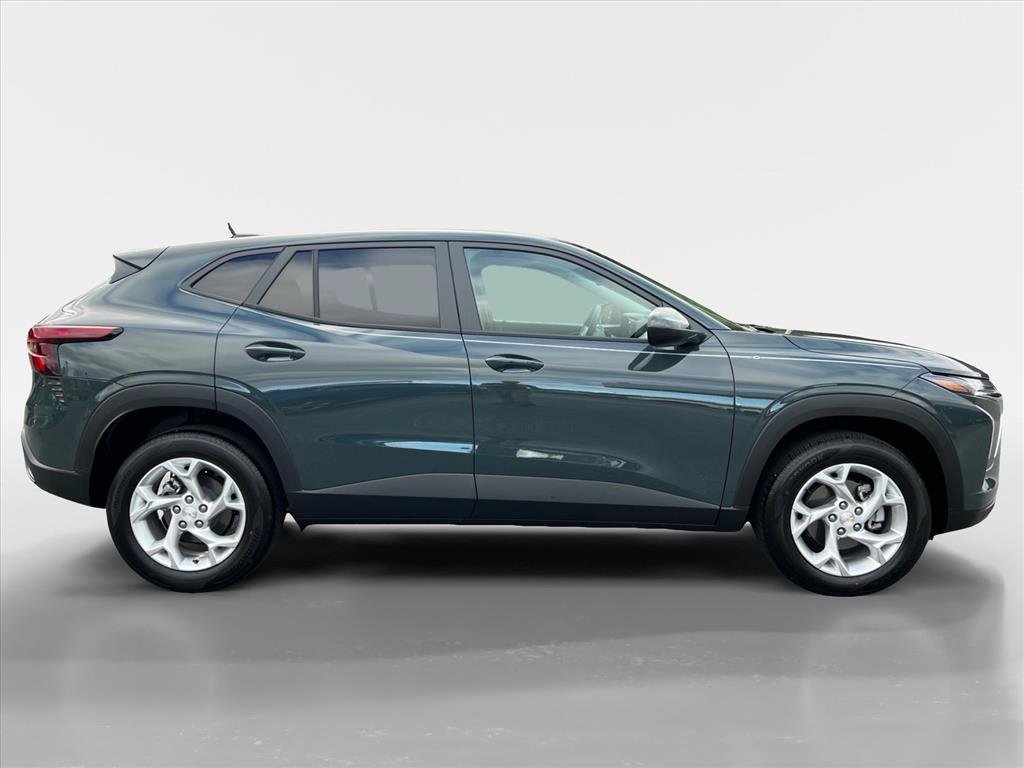 Used 2026 Chevrolet Trax LS w/ LS Convenience Package FWD image 6