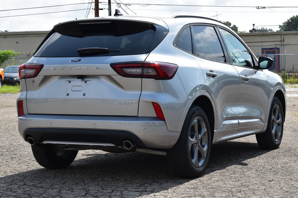 Used 2024 Ford Escape ST-Line w/ Tech Pack #1 AWD/4WD image 5